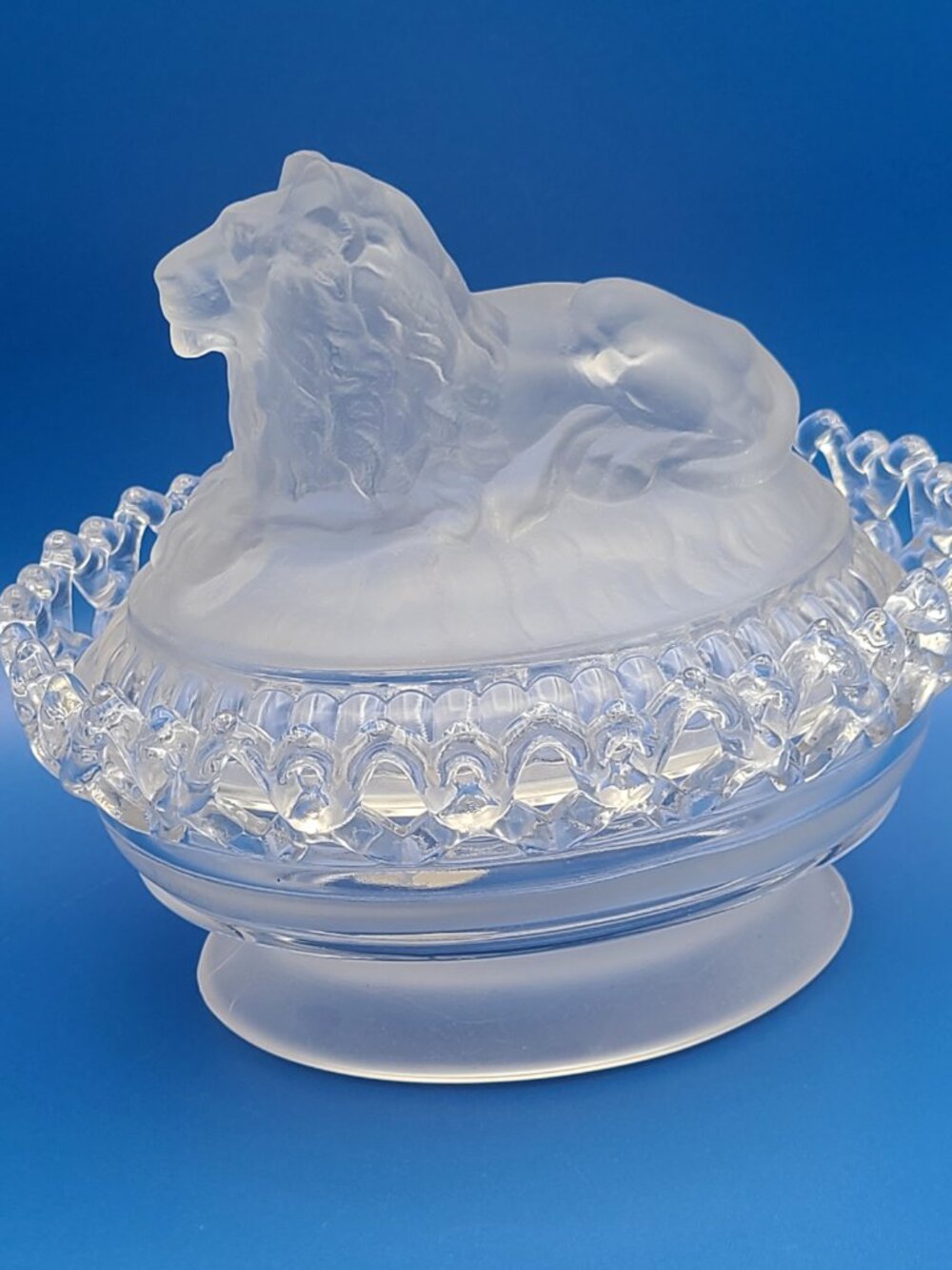 40% SALE Imperial Glass Vintage MCM Atterbury Frosted Clear Lion Box Dish - Picture 4 of 13